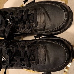 Nike Air Max 90 black leather youth